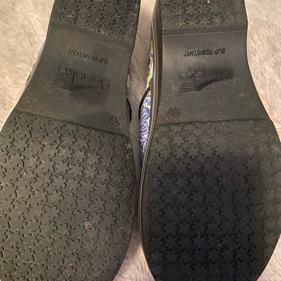 Dansko vegan clogs size 37 gently used - Picture 4 of 8